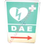 SEGNALETICA INDICATIVA PER ESTERNO,  DEFIBRILLATORE "DAE" CON FRECCIA INDICATIVA A DX CM. 40X60